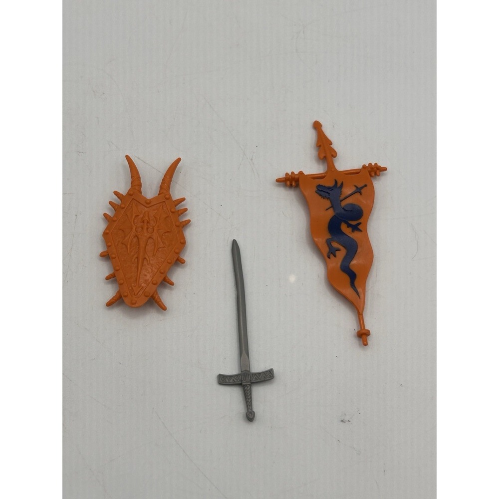 Vintage Dragon‎ Heart Felton Accessories Shield & Sword Lot Kenner 1995